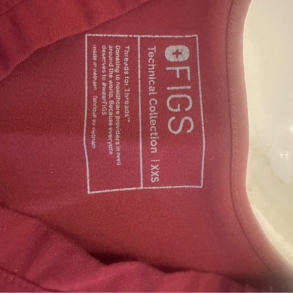 Figs Maroon Technical Collection Top - Picture 3 of 7